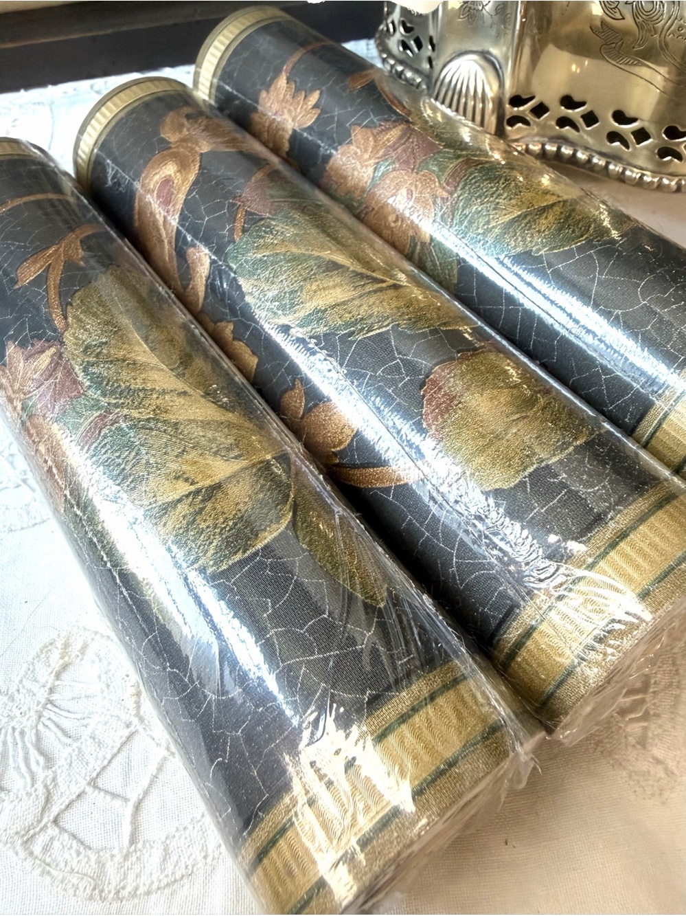 Vintage wallpaper boarder crackle leaf new